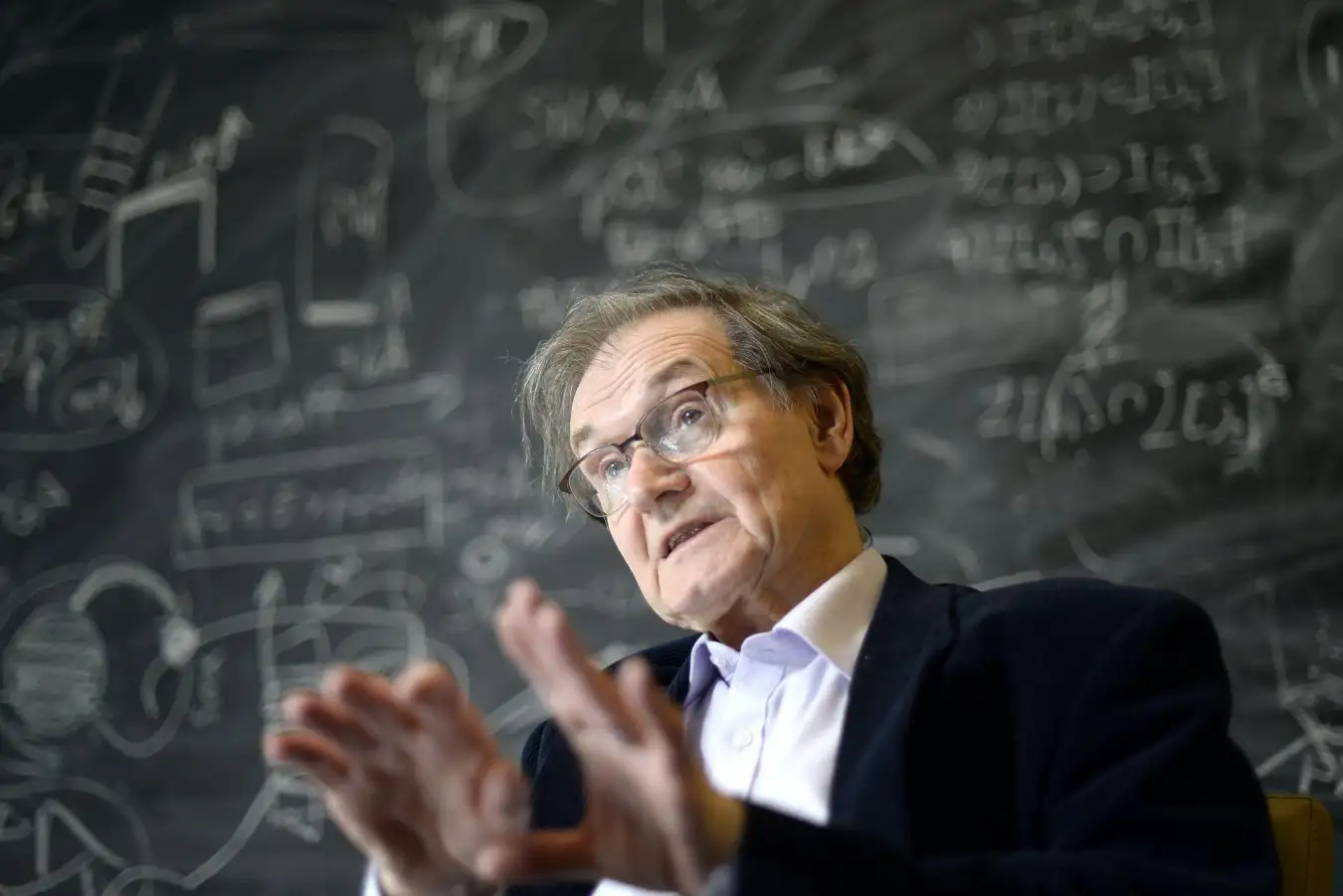 “Największy oryginalny myśliciel naszych czasów” – sir Roger Penrose  